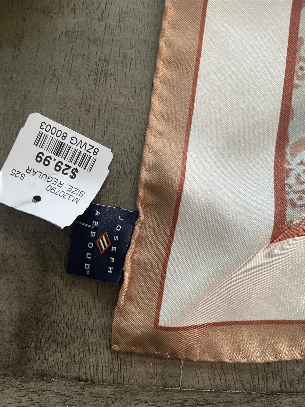 Classic Floral Silk pocket square in Blush - Picture 2 of 2